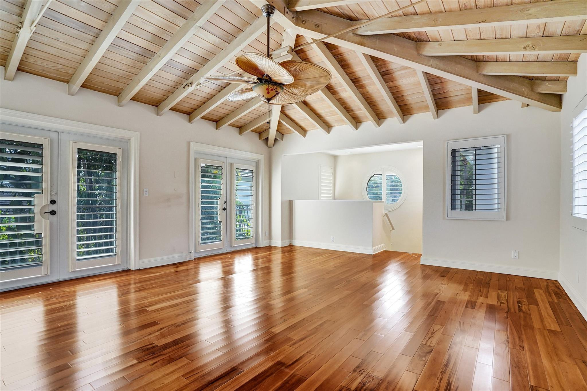 1108 N RIO VISTA BL