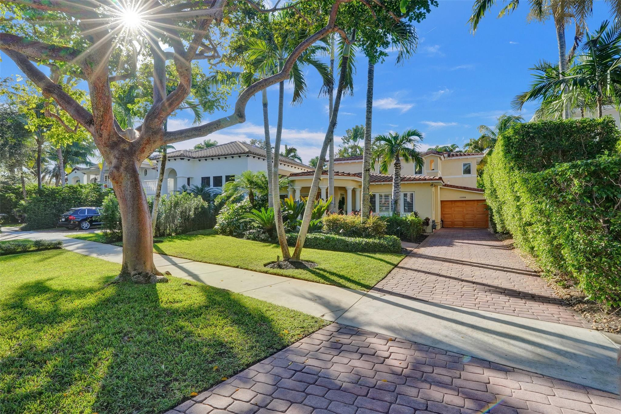 1108 N RIO VISTA BL