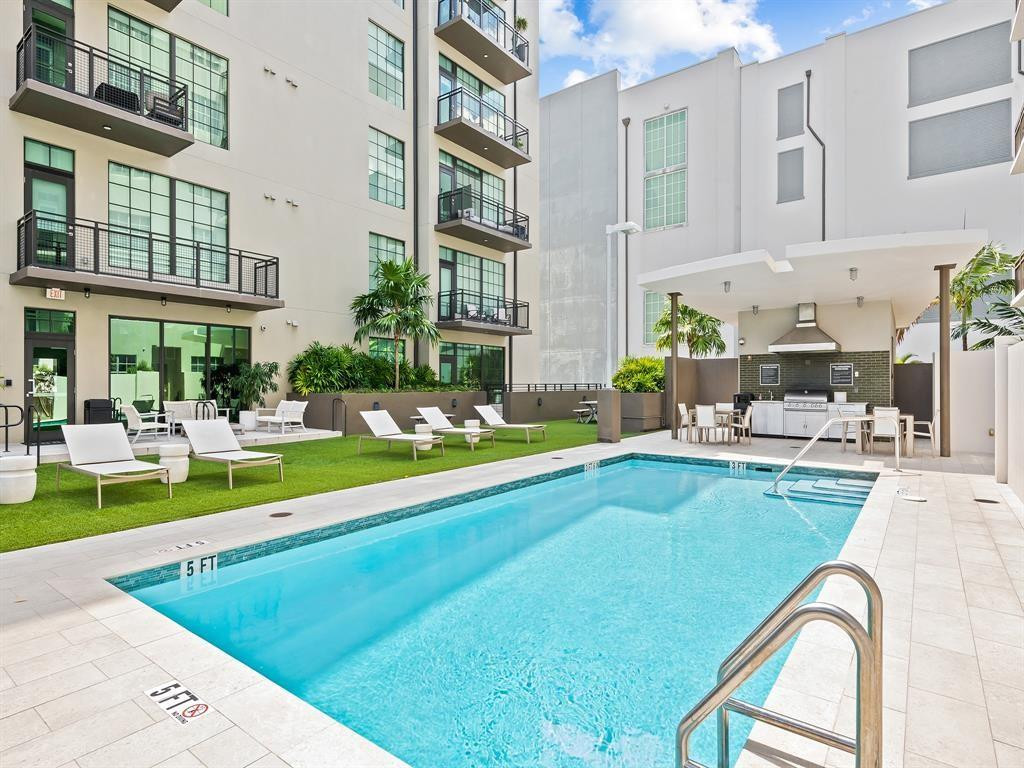 411 NW 1st Ave 405