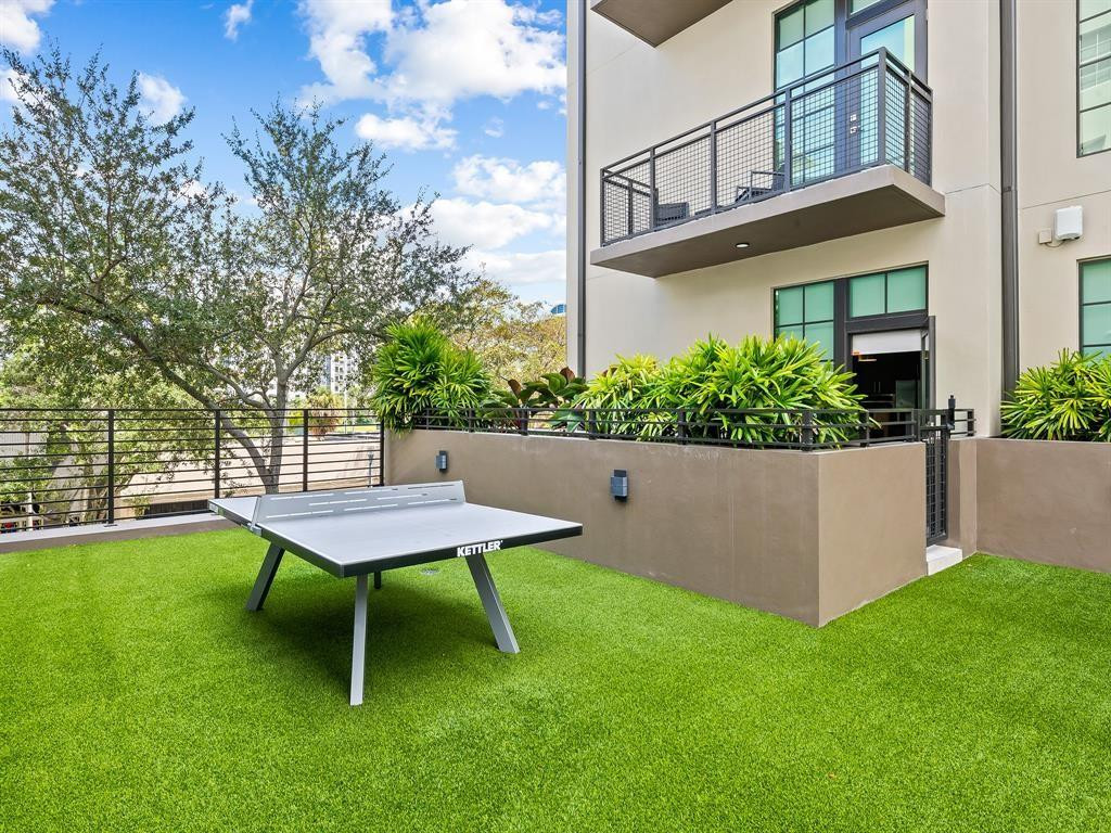 411 NW 1st Ave 405