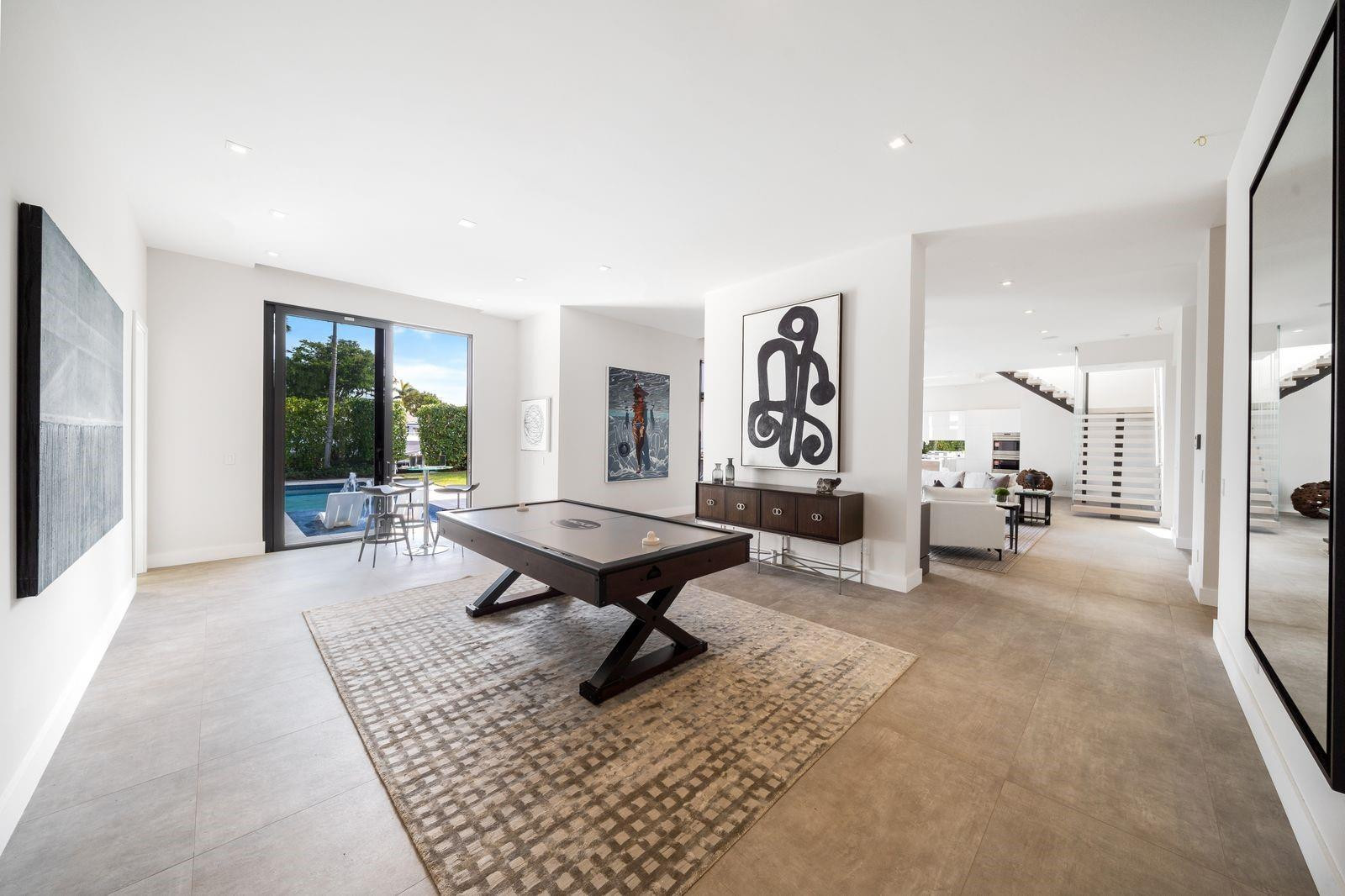 26 S Compass Dr