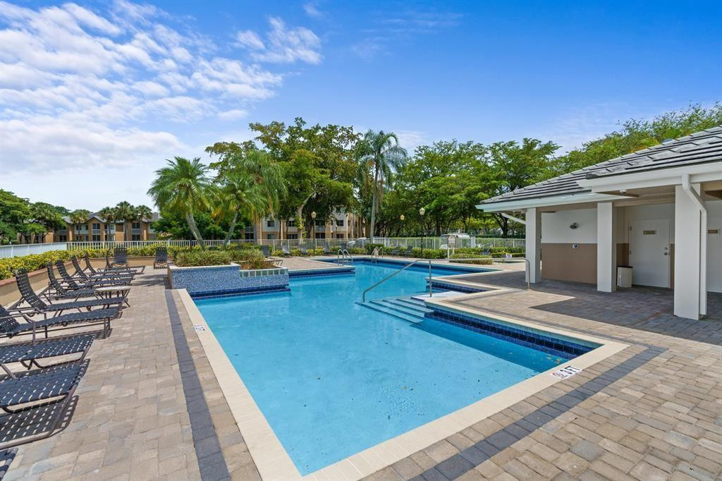 9755 Westview Dr 1211