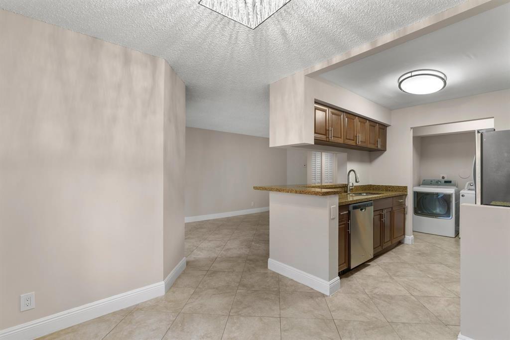 9755 Westview Dr 1211