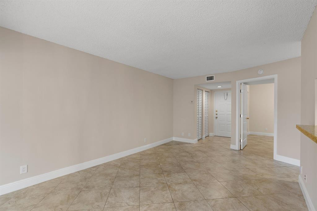9755 Westview Dr 1211