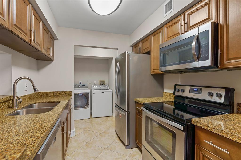 9755 Westview Dr 1211