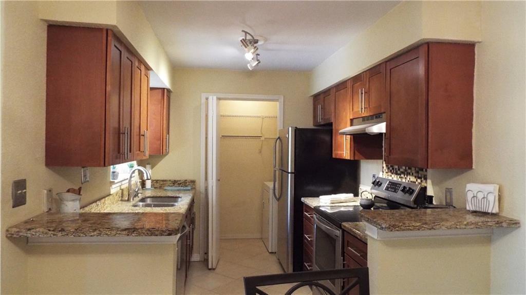 833 Riverside Dr 824