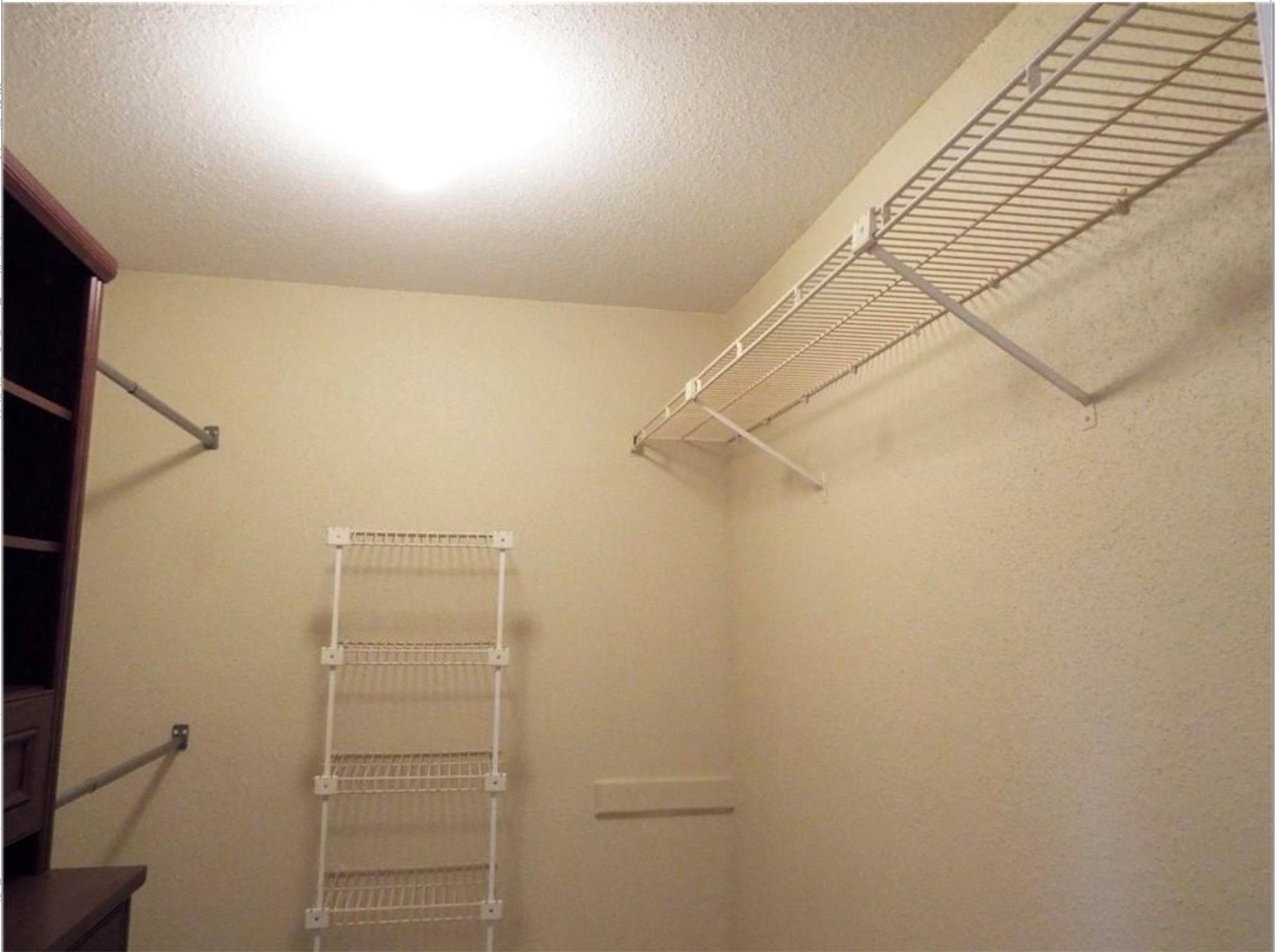 833 Riverside Dr 824