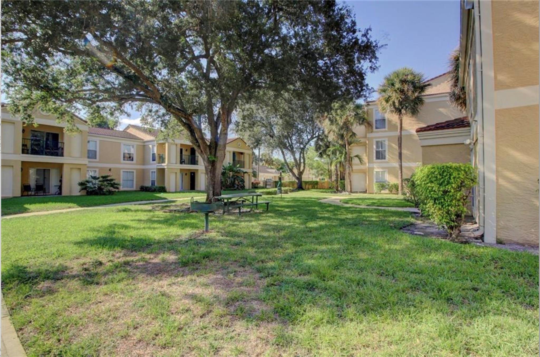 833 Riverside Dr 824