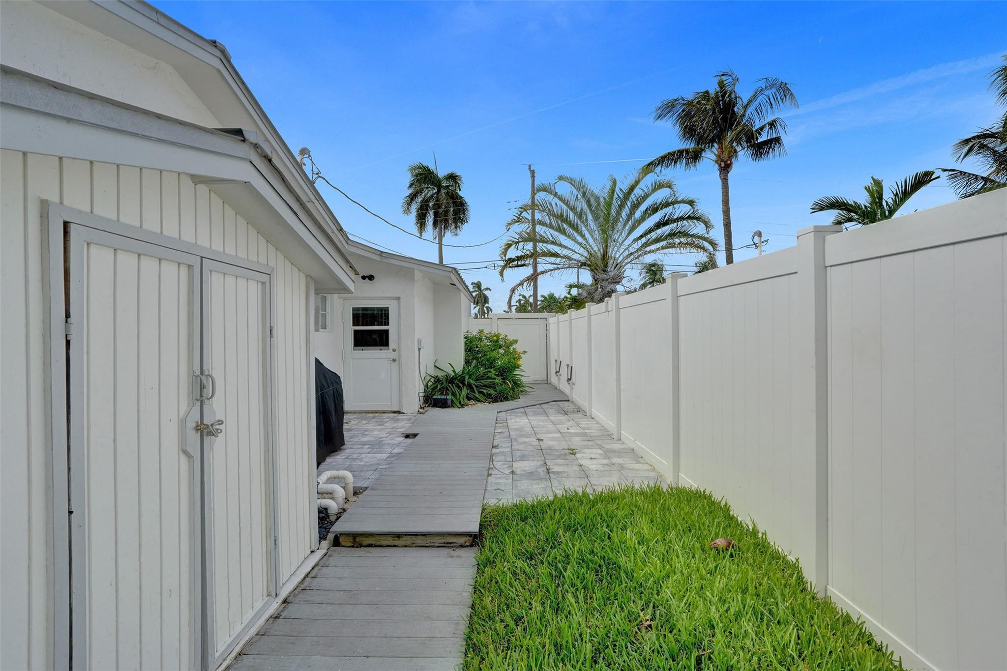 650 SE 5th Terrace
