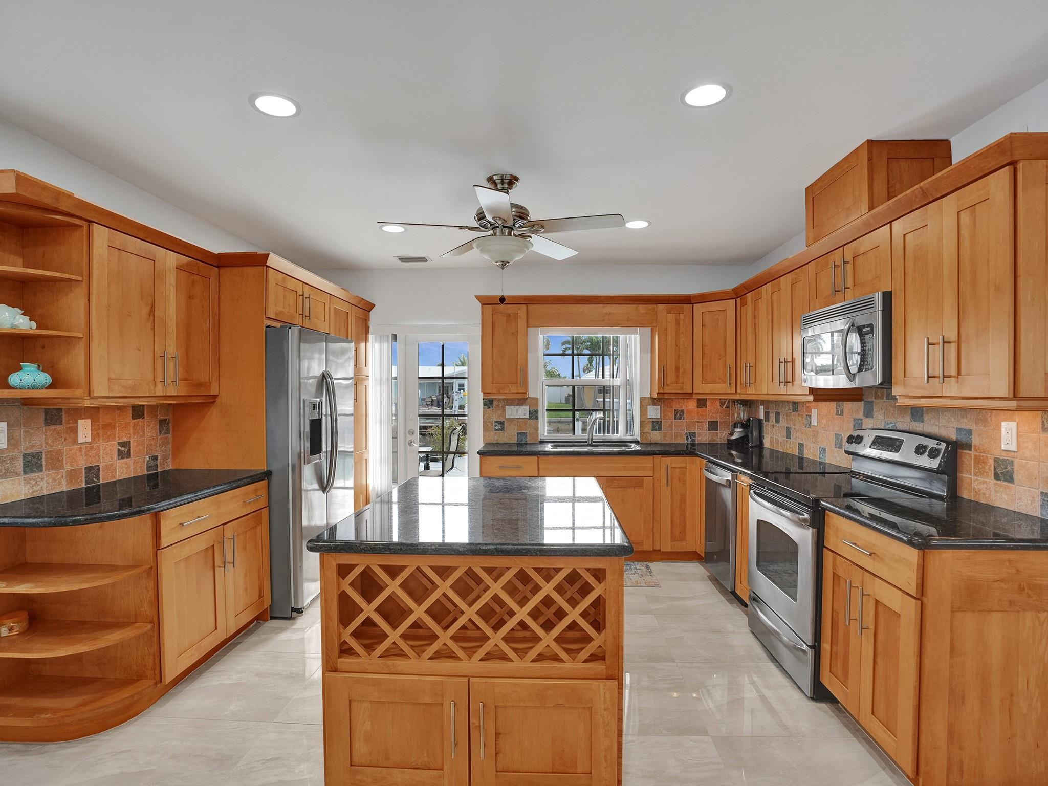 650 SE 5th Terrace