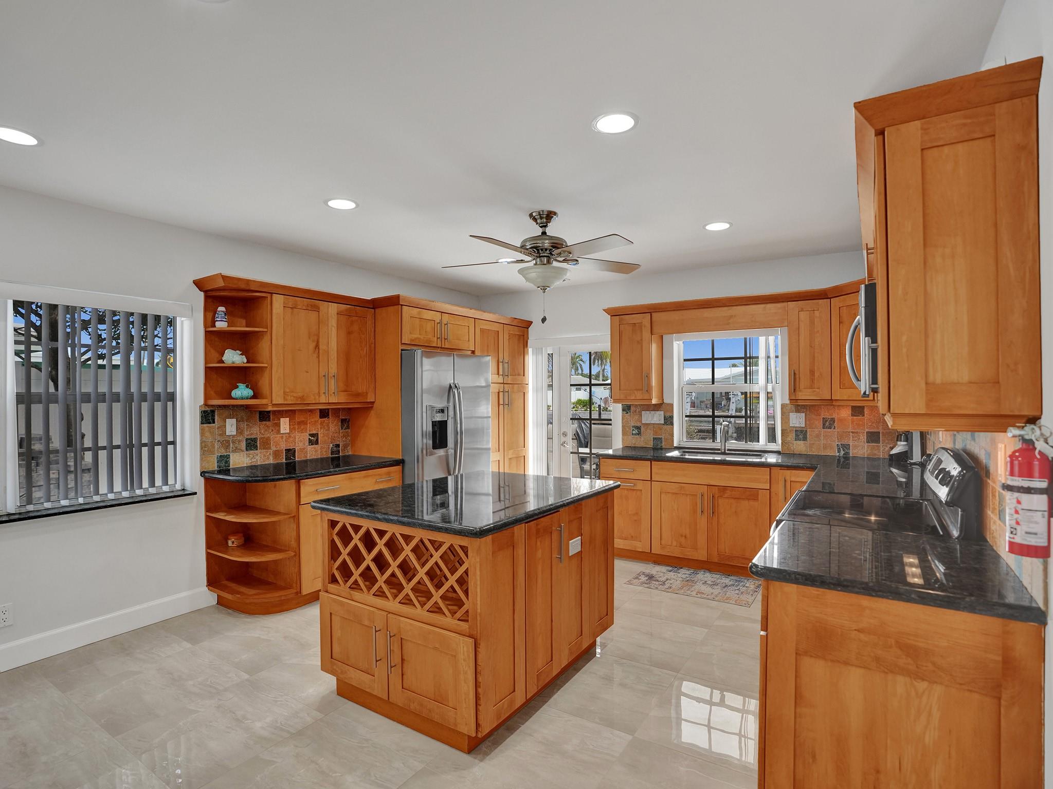 650 SE 5th Terrace