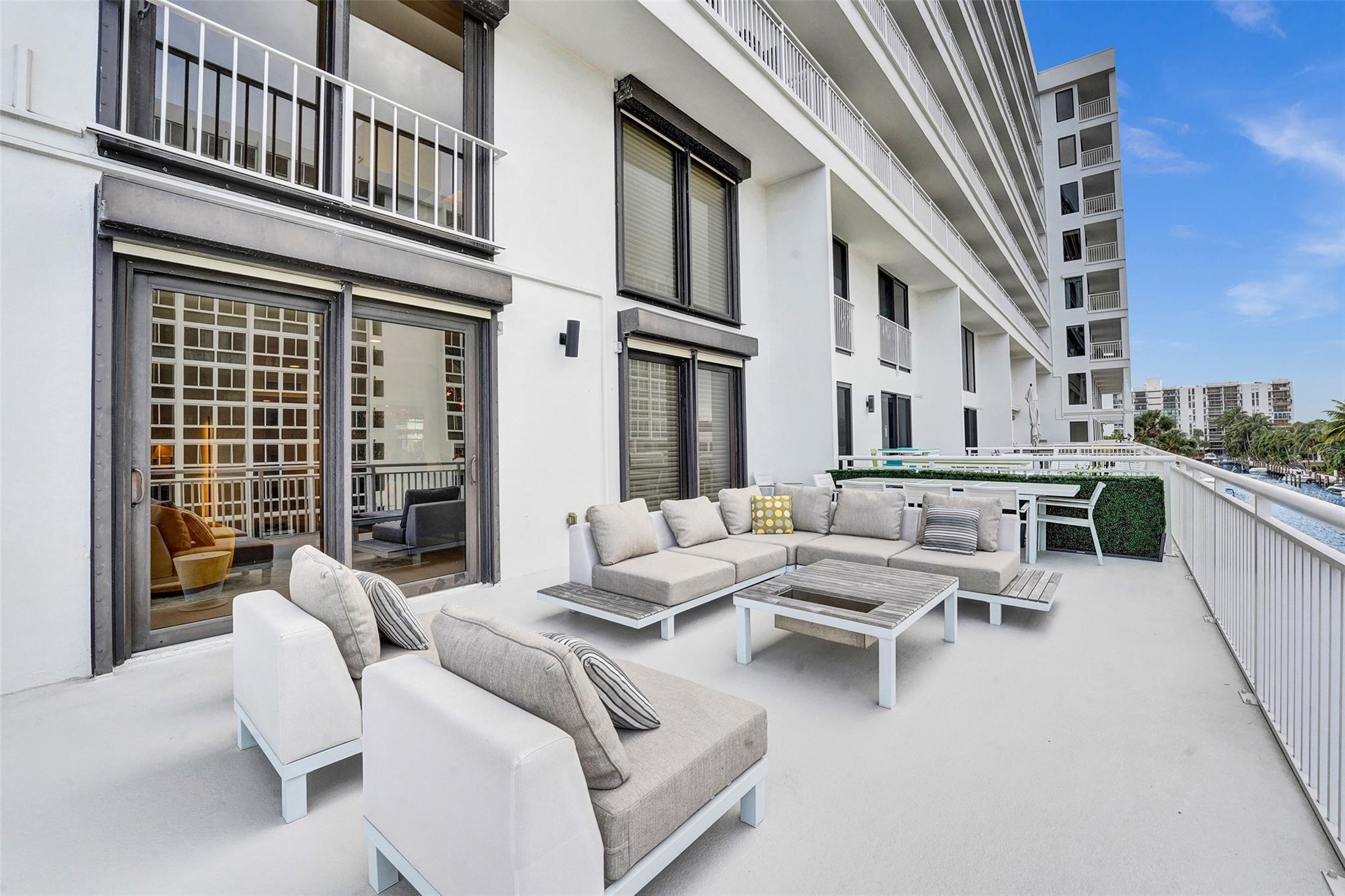 3100 NE 48th St 311