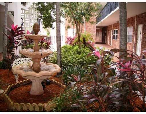2500 NE 9th St 105