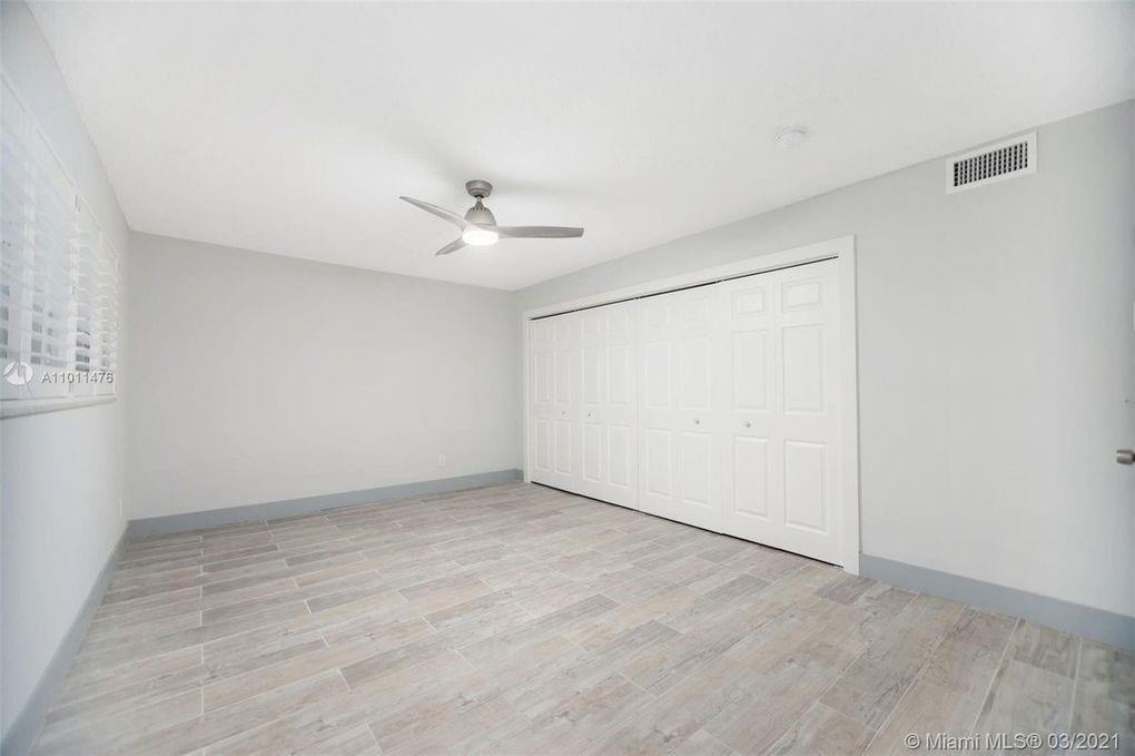 2500 NE 9th St 105