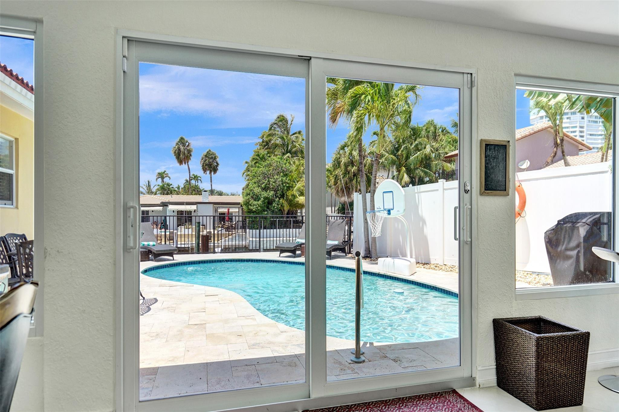 2051 CORAL REEF DR