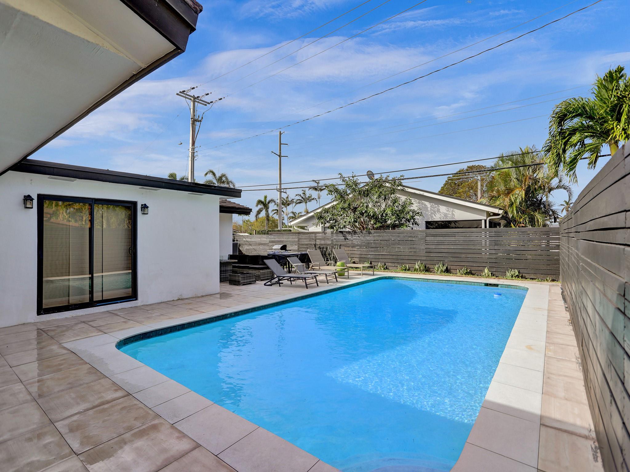 5501 NE 18th Ter