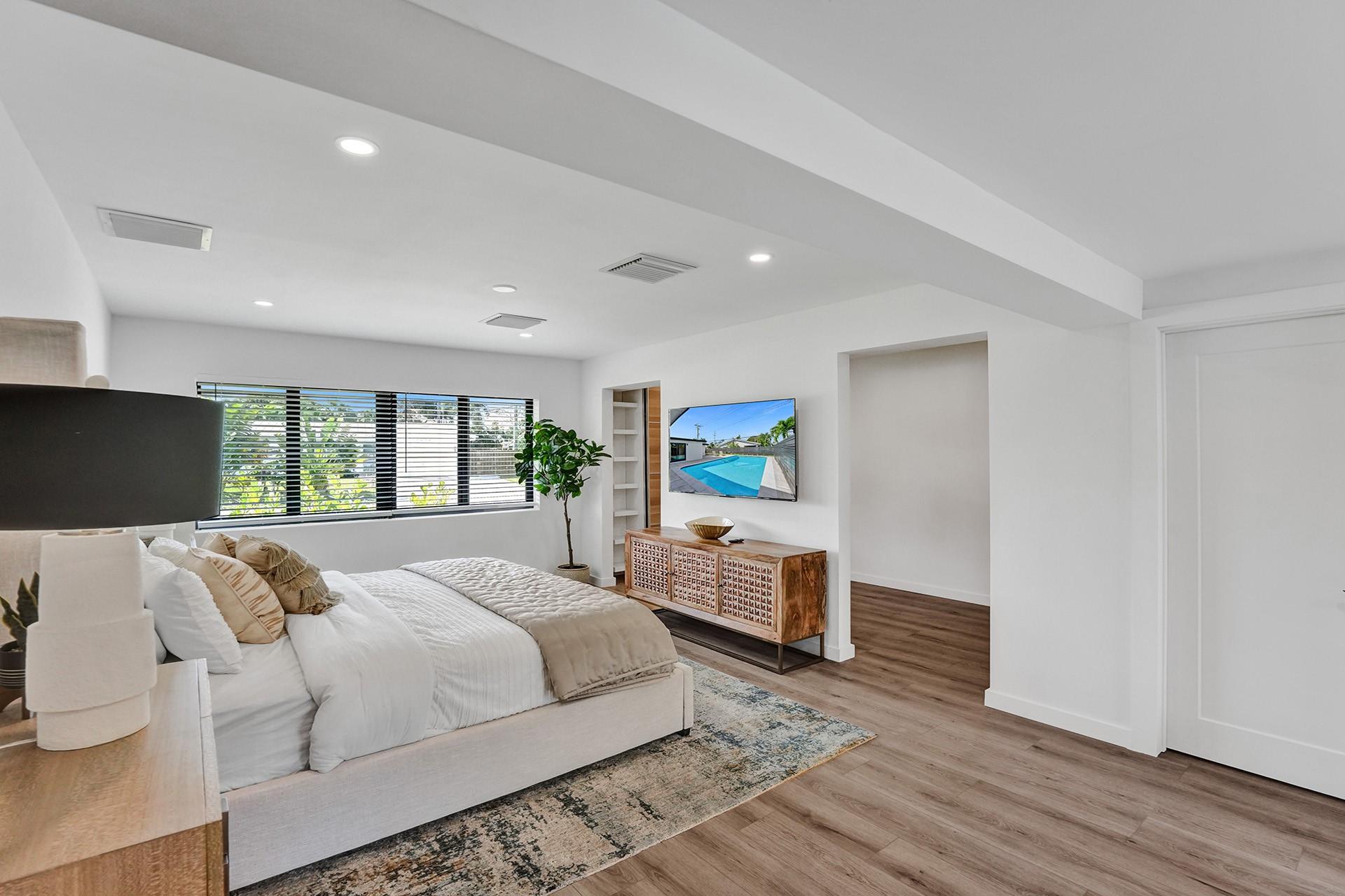 5501 NE 18th Ter