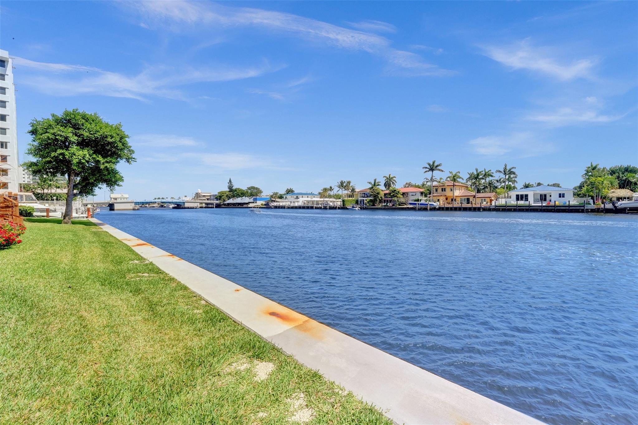 3100 NE 48th St 311