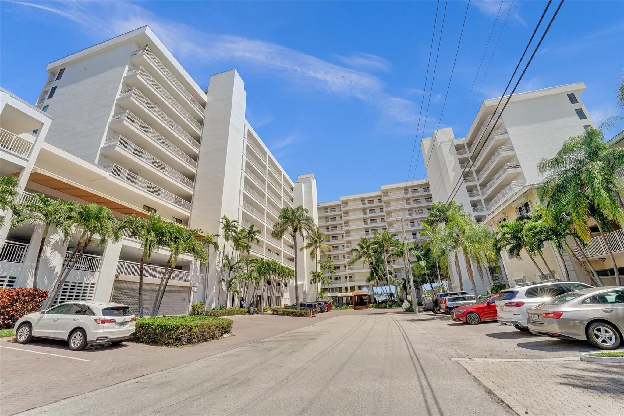 3100 NE 48th St 311