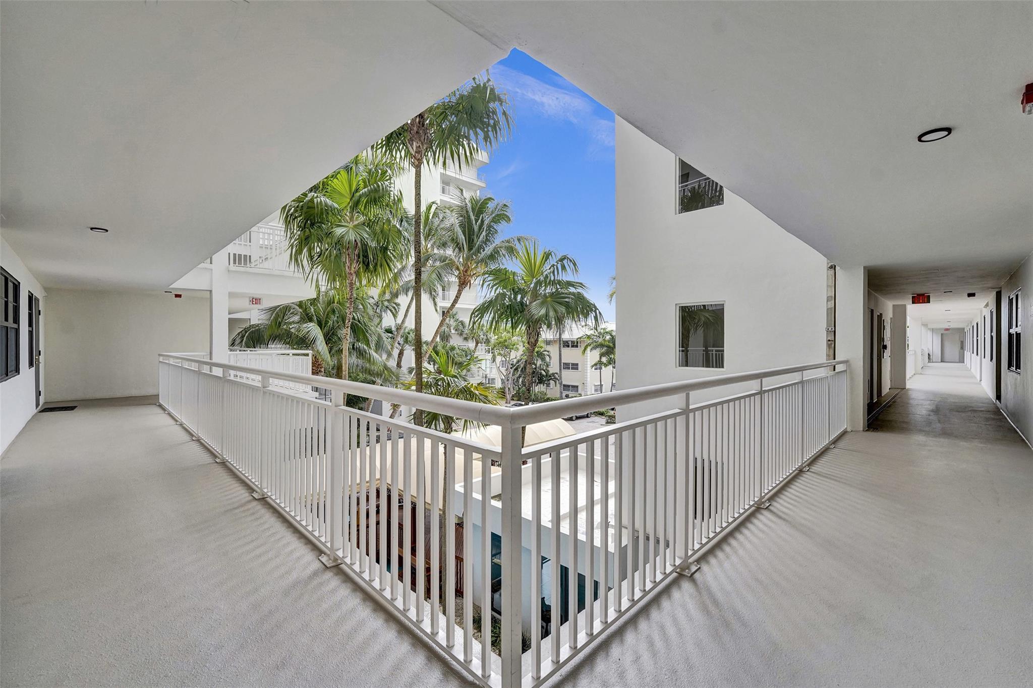 3100 NE 48th St 311