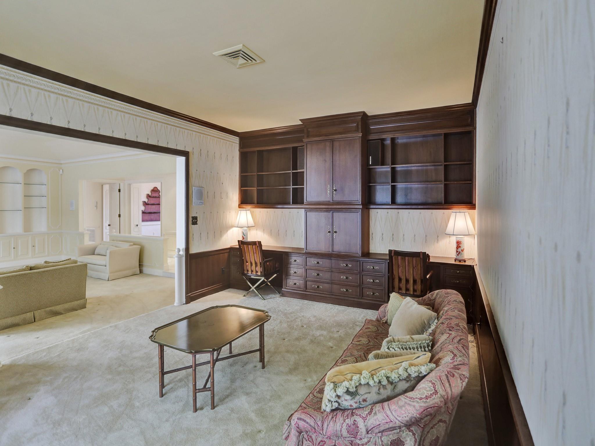 40 Compass Isle