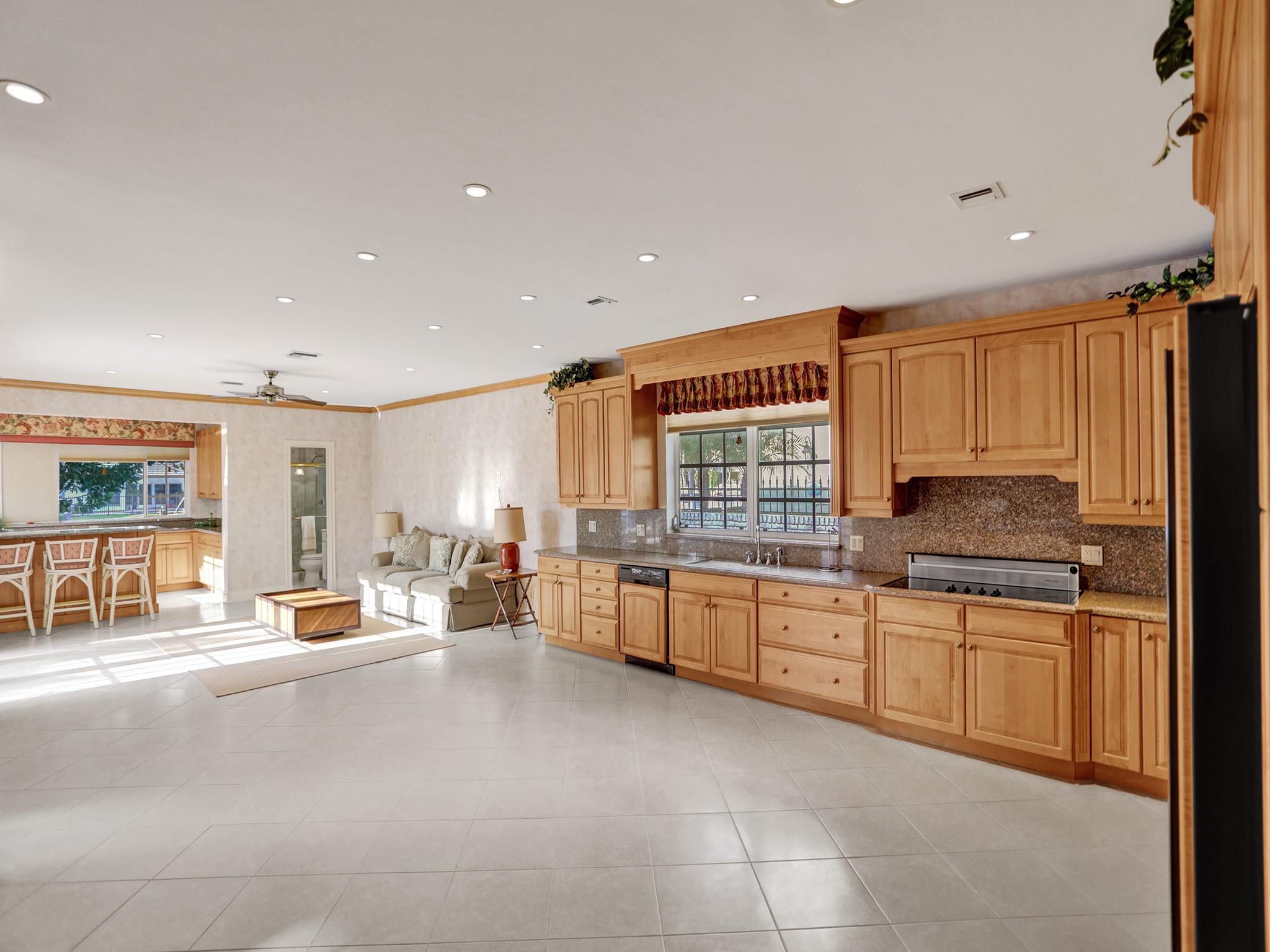 40 Compass Isle