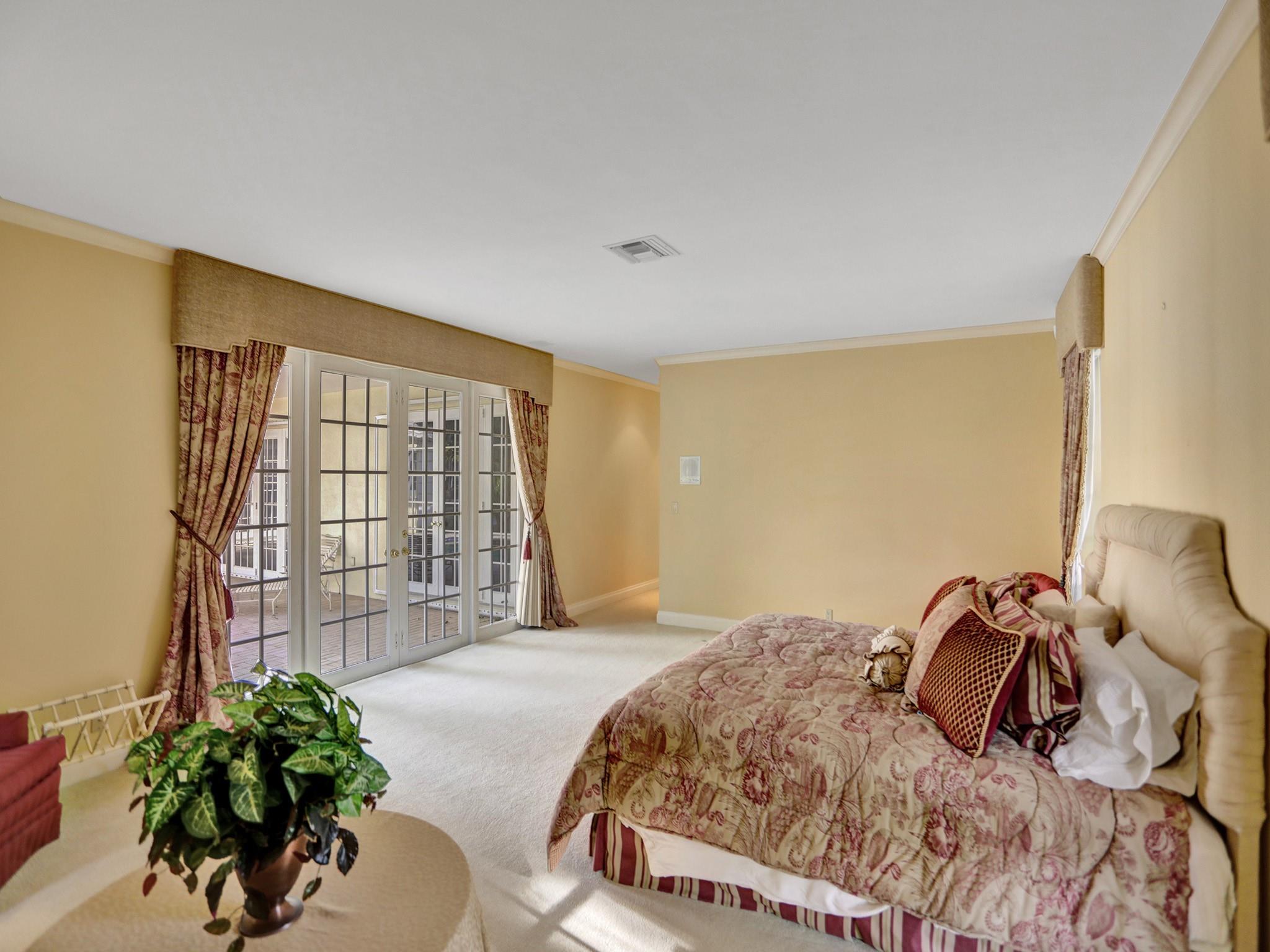 40 Compass Isle