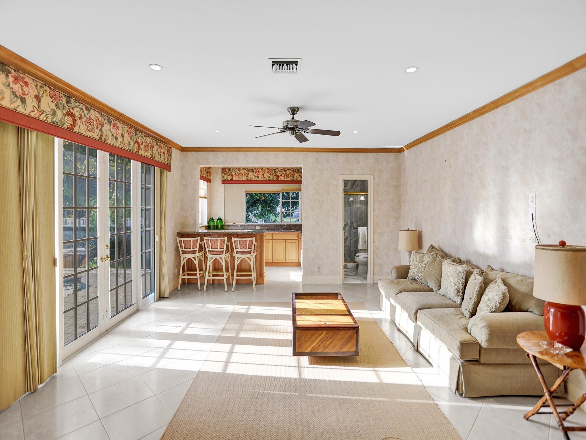 40 Compass Isle