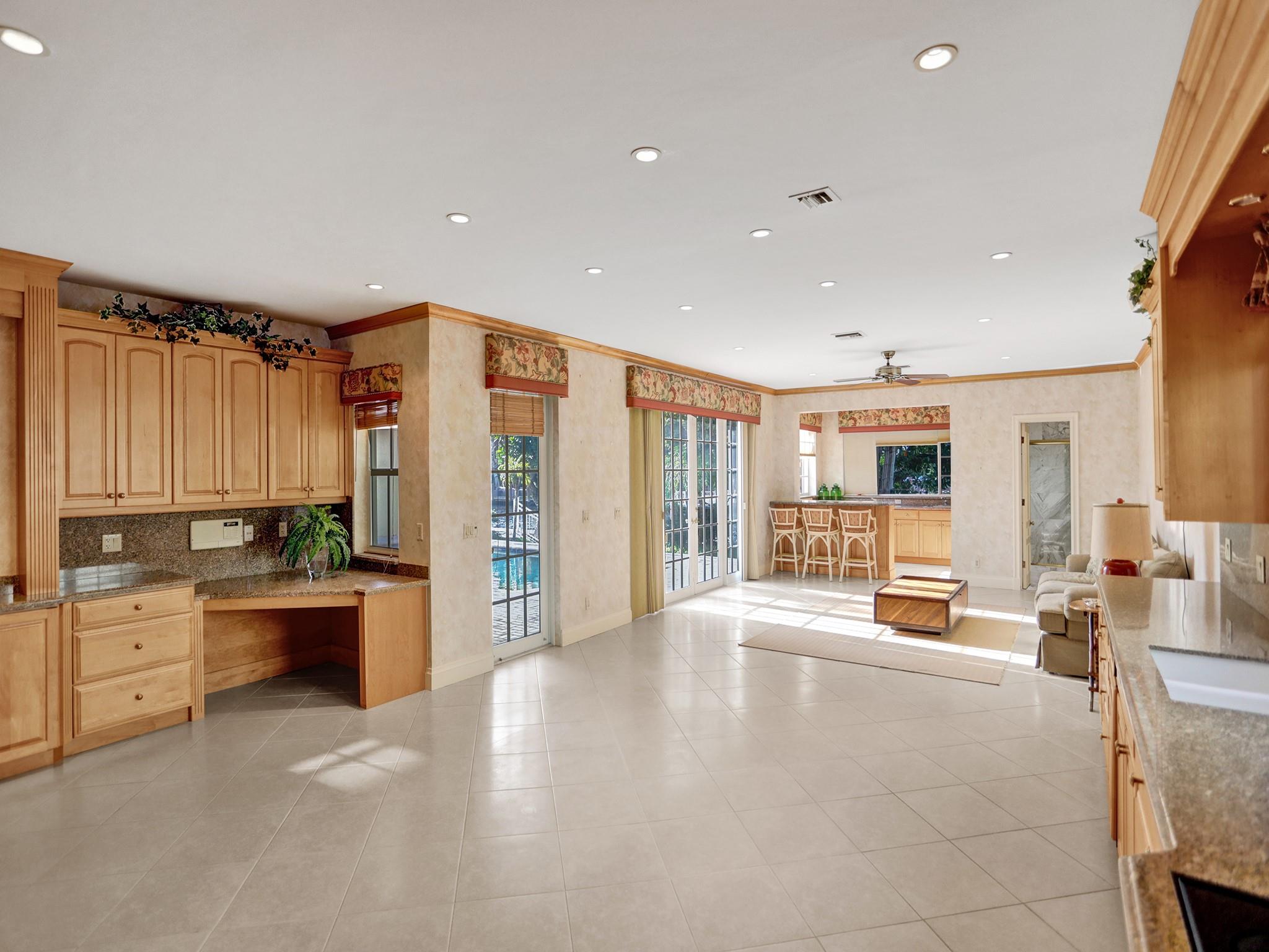 40 Compass Isle