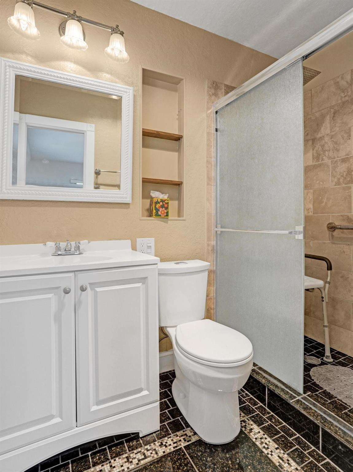 1281 NW 44th St