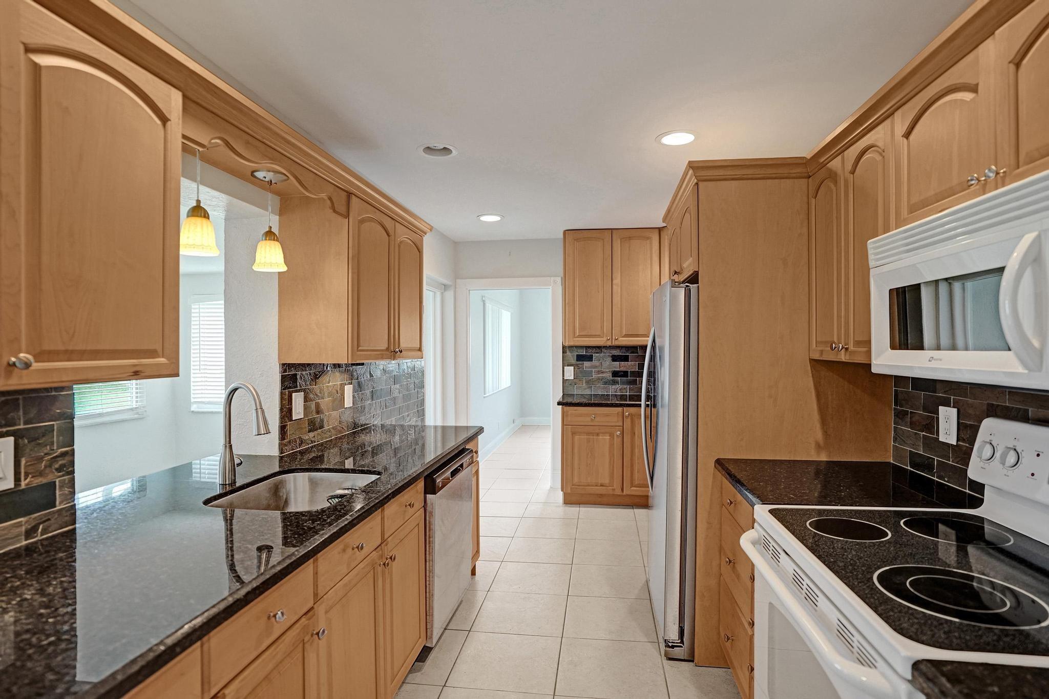 1281 NW 44th St
