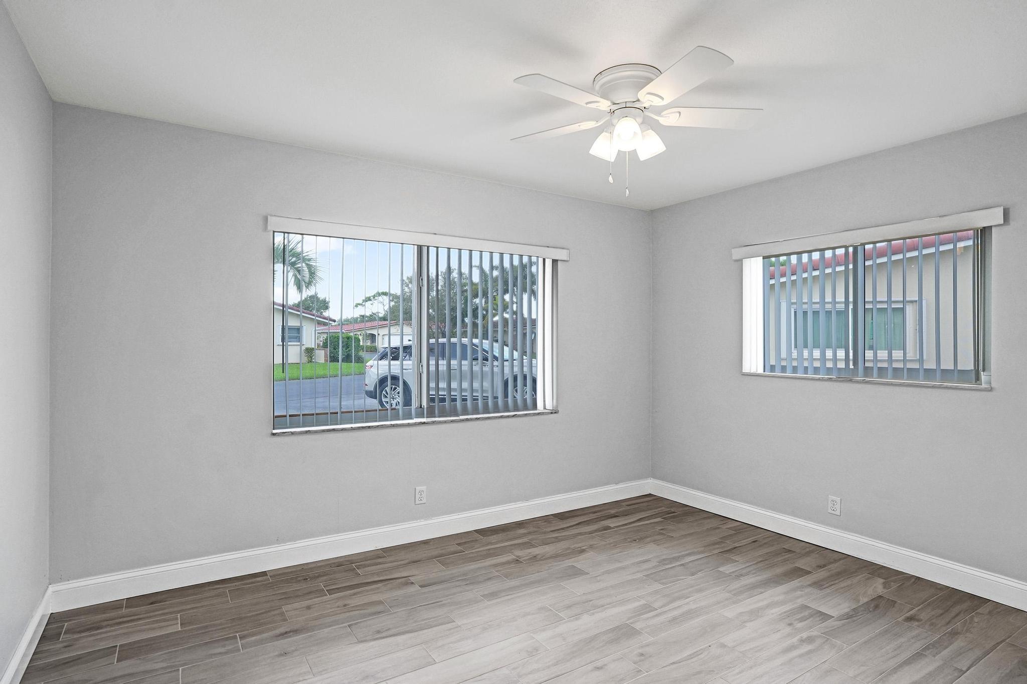 1281 NW 44th St