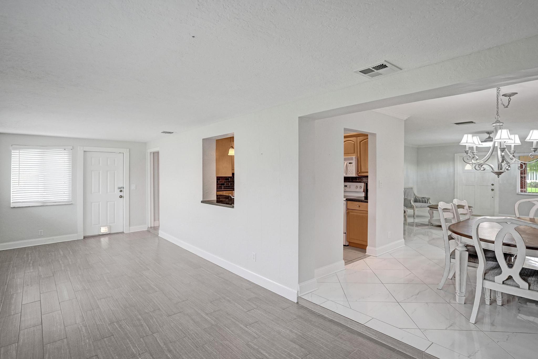 1281 NW 44th St