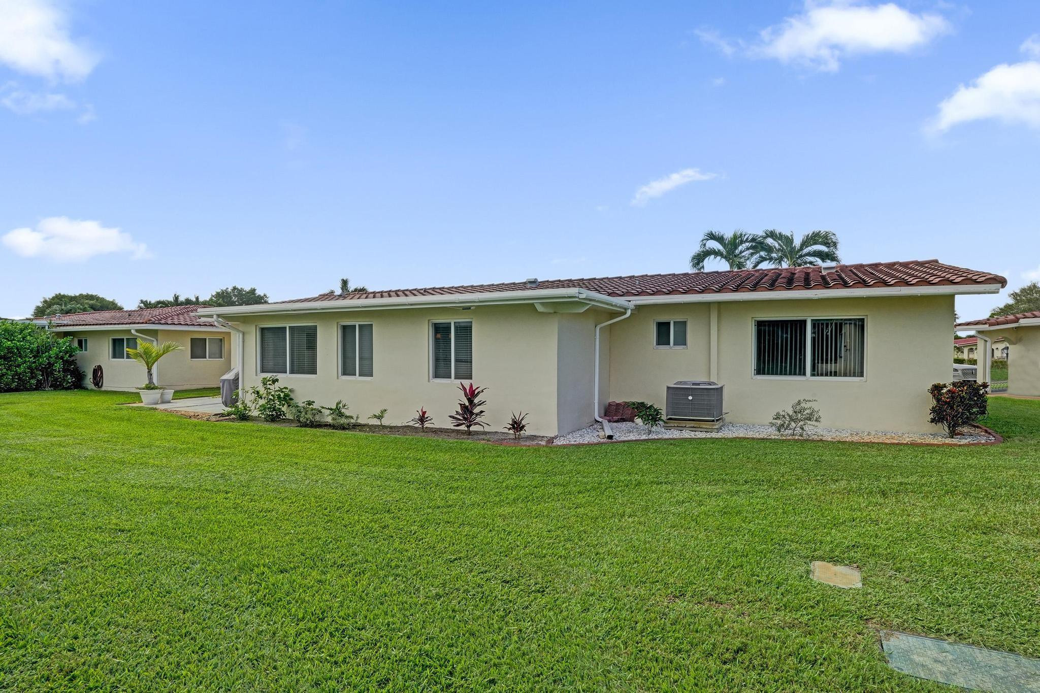 1281 NW 44th St