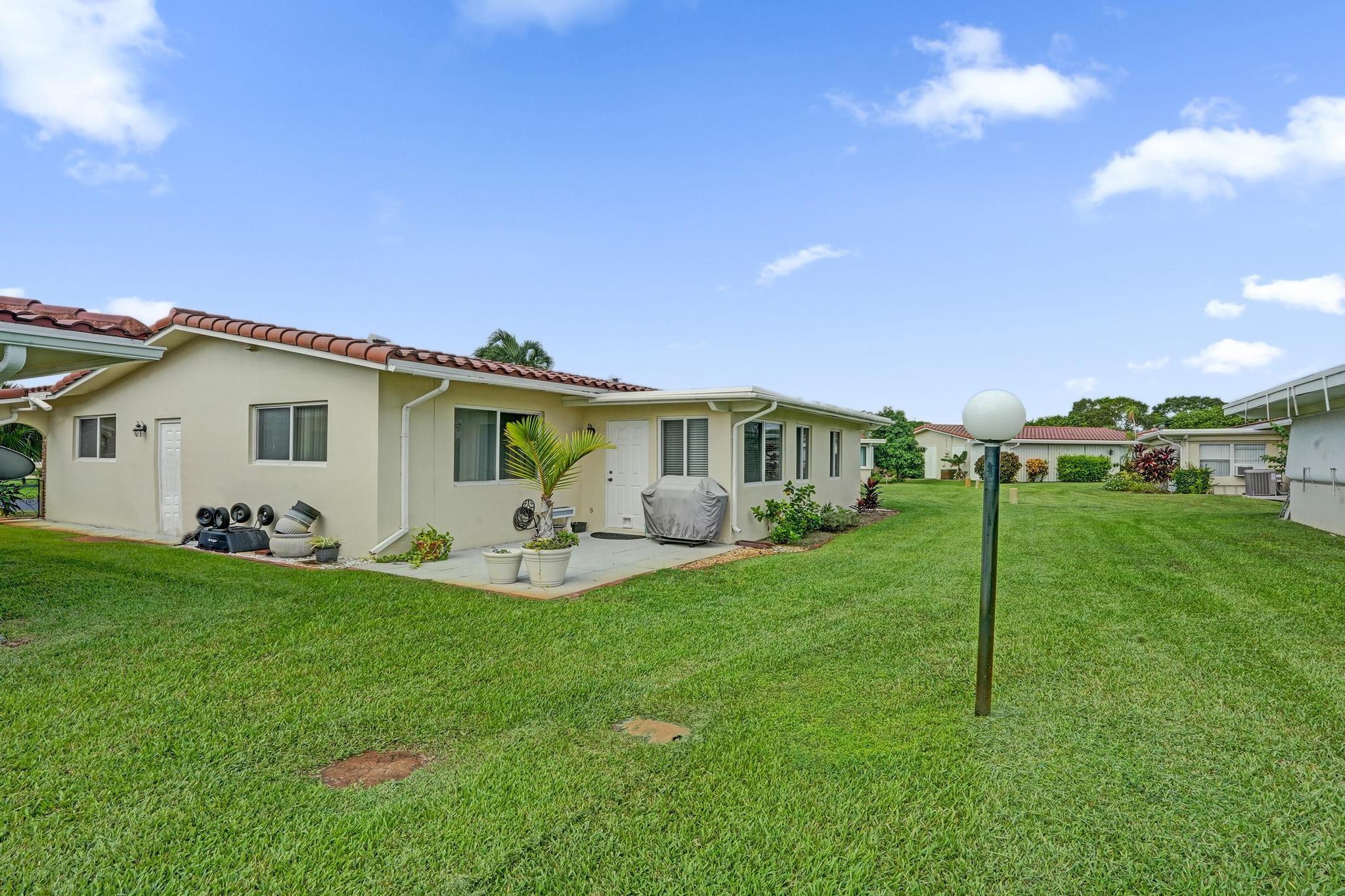 1281 NW 44th St