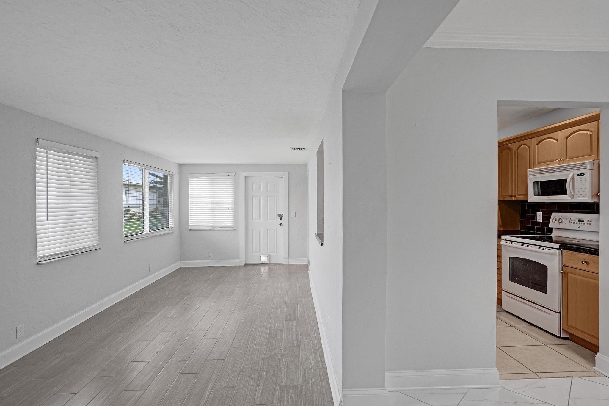 1281 NW 44th St