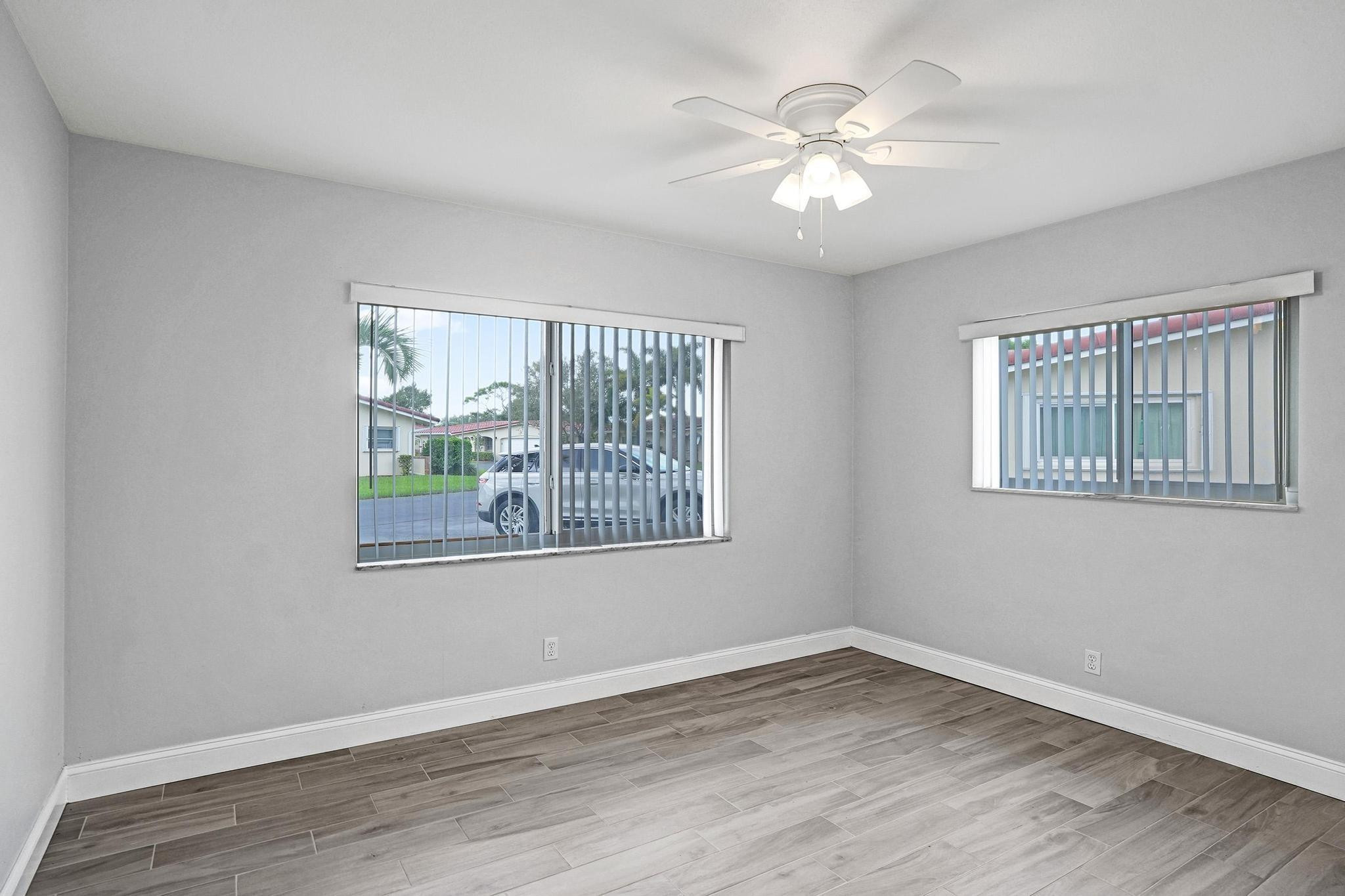 1281 NW 44th St