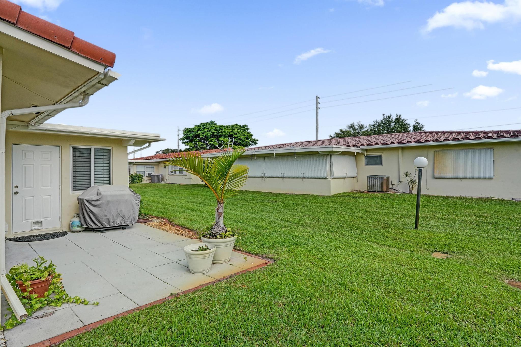 1281 NW 44th St