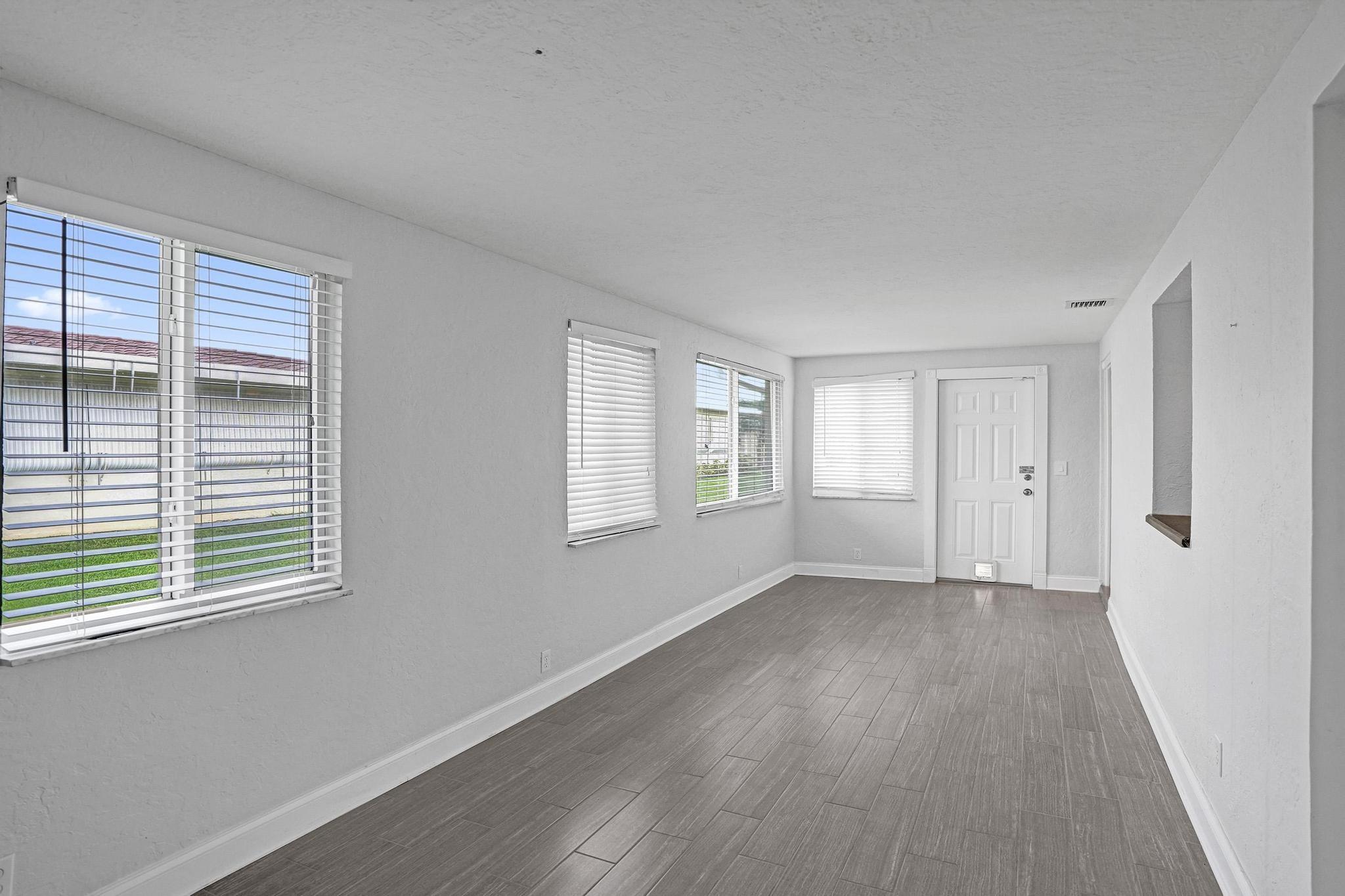 1281 NW 44th St