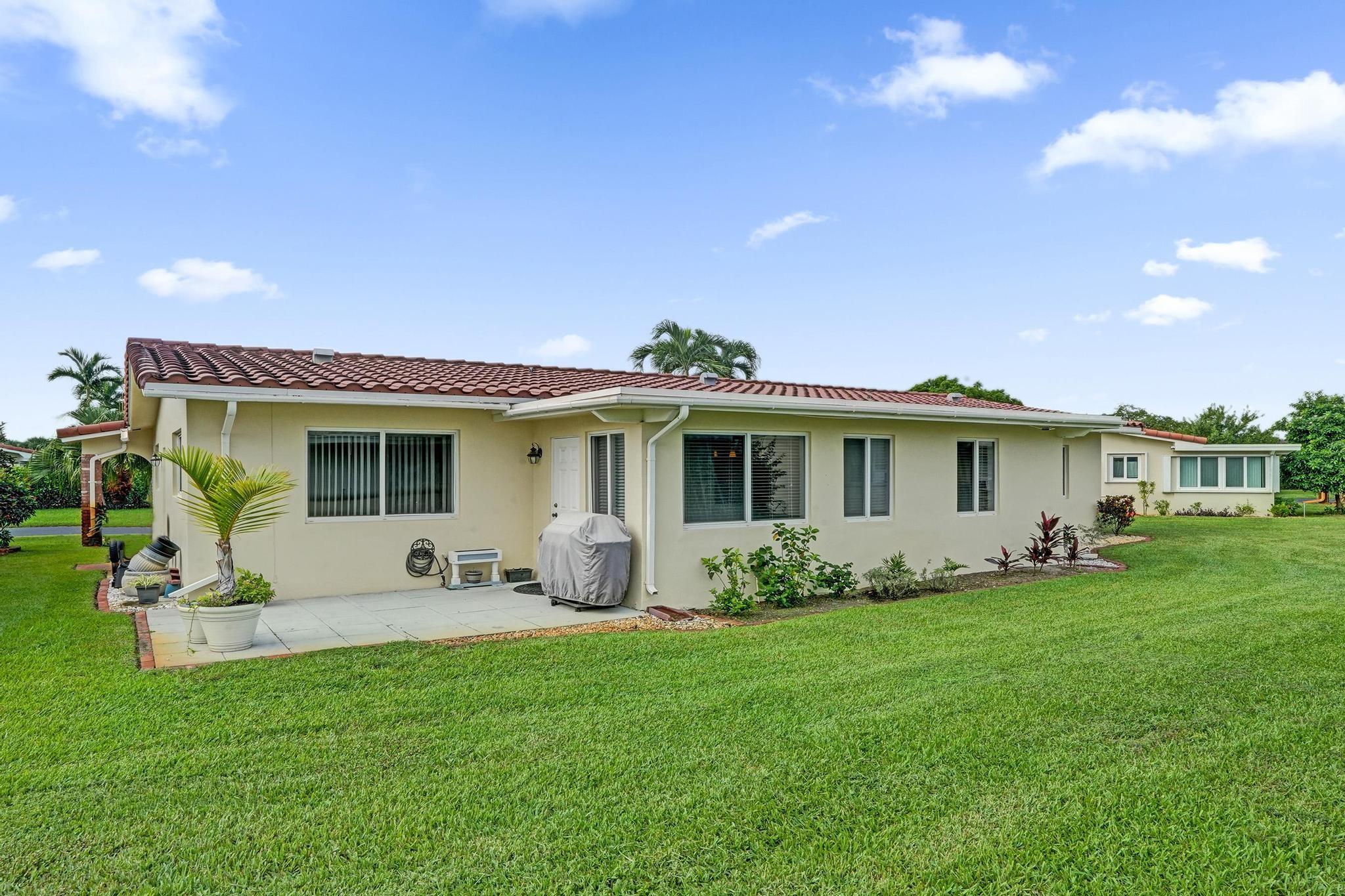 1281 NW 44th St