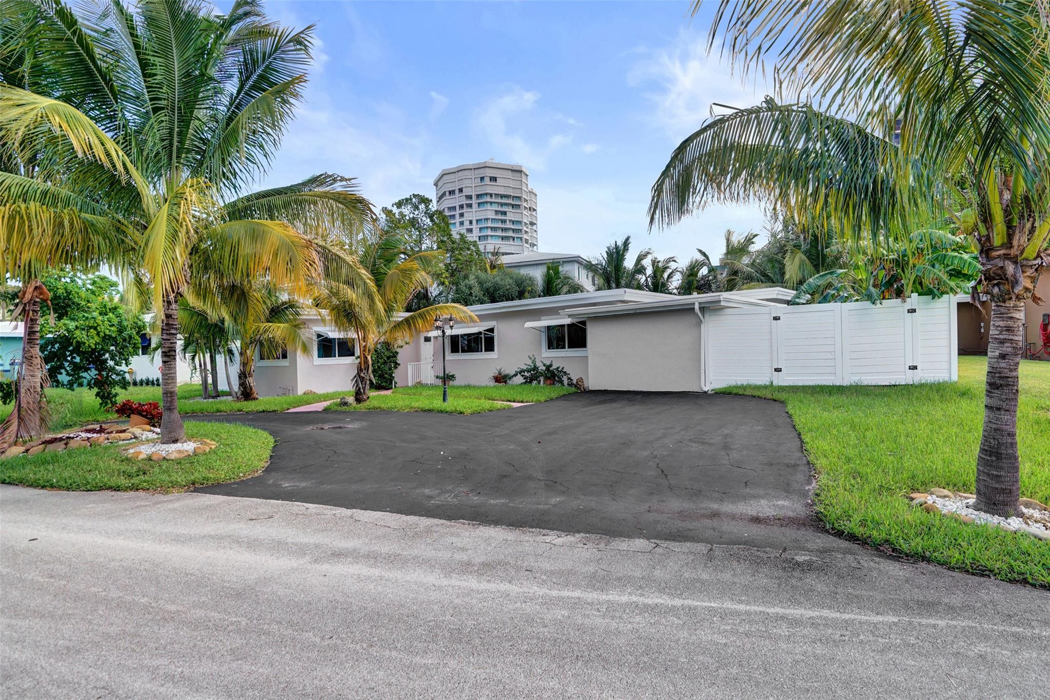 1760 Bel Air Ave