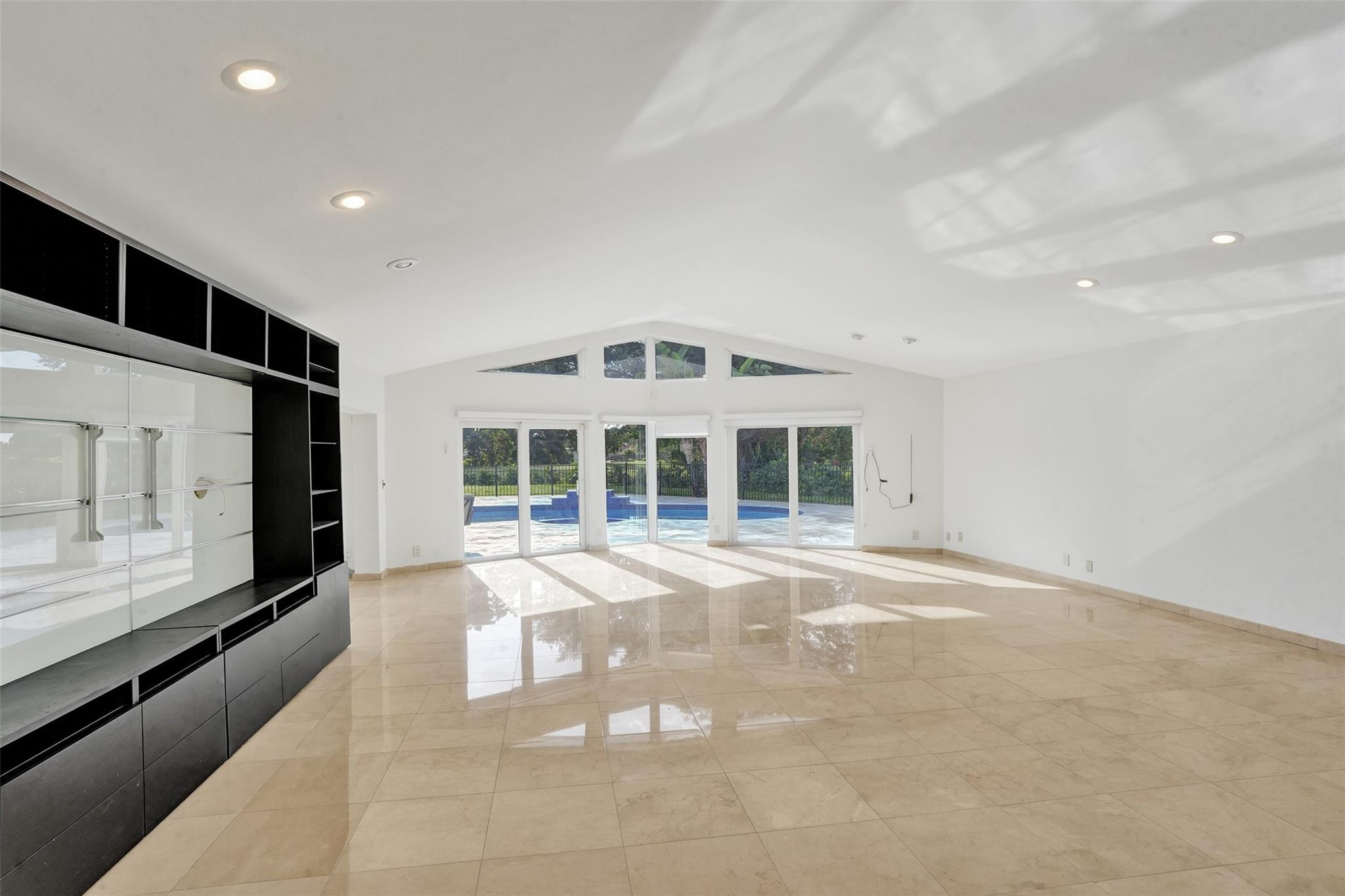 5903 Breadfruit Cir