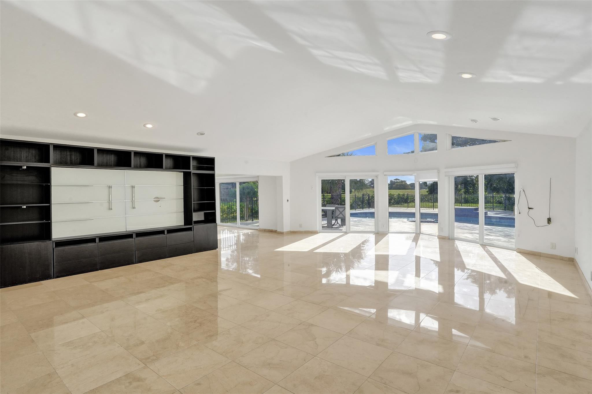 5903 Breadfruit Cir