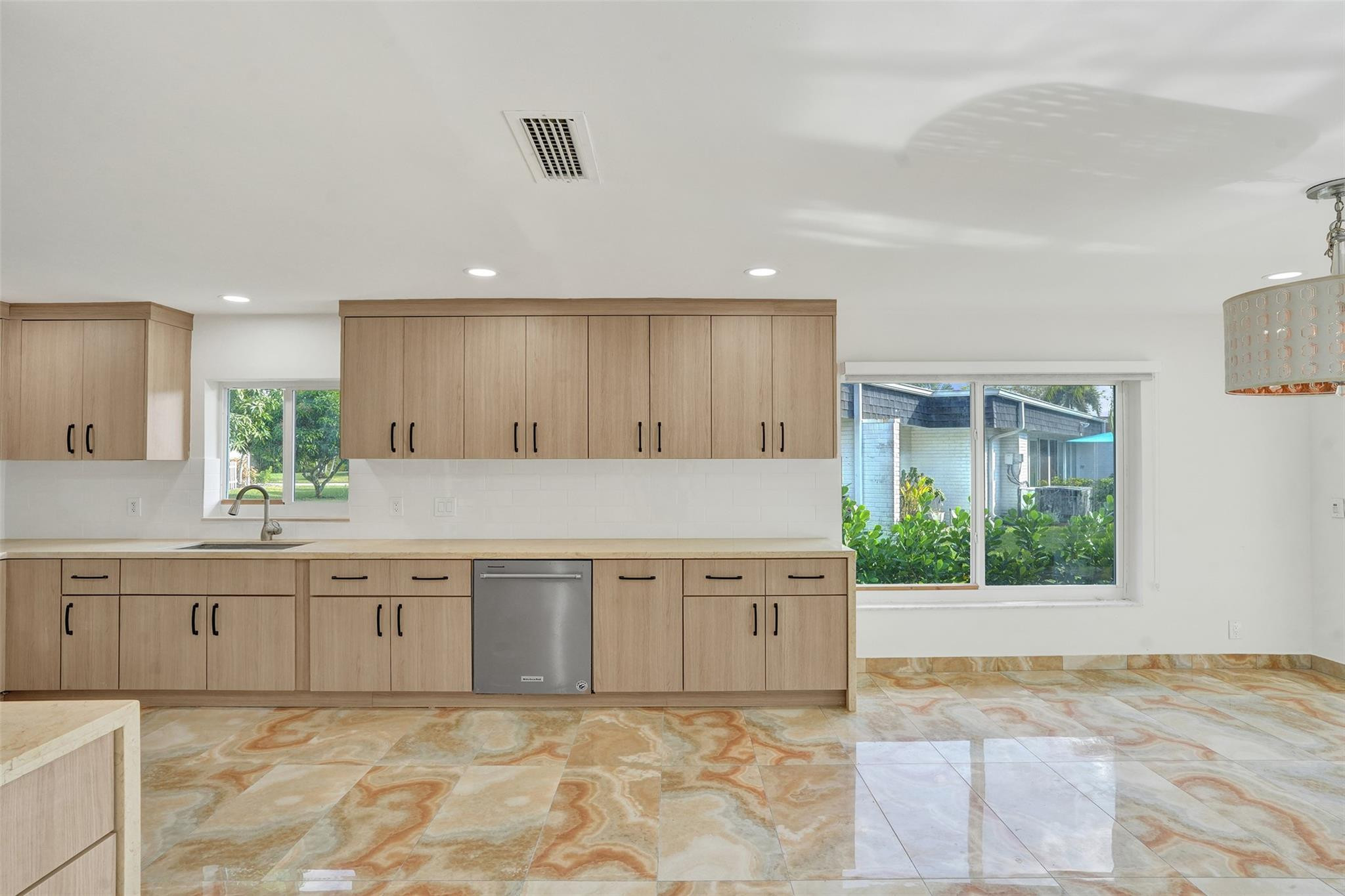 5903 Breadfruit Cir