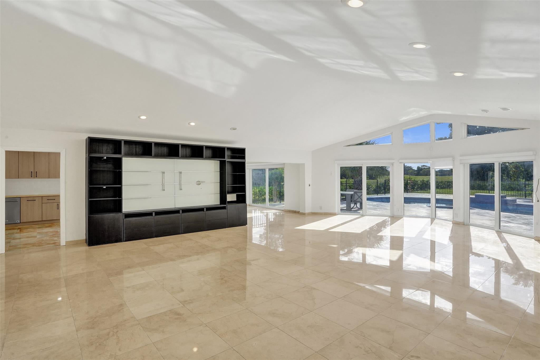 5903 Breadfruit Cir