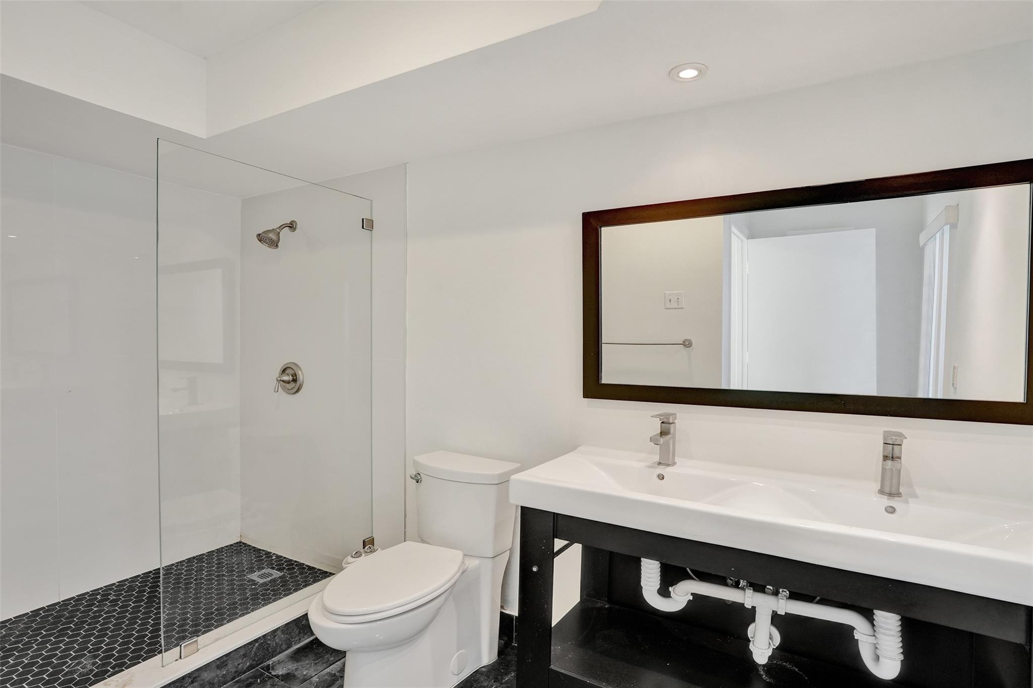 5903 Breadfruit Cir