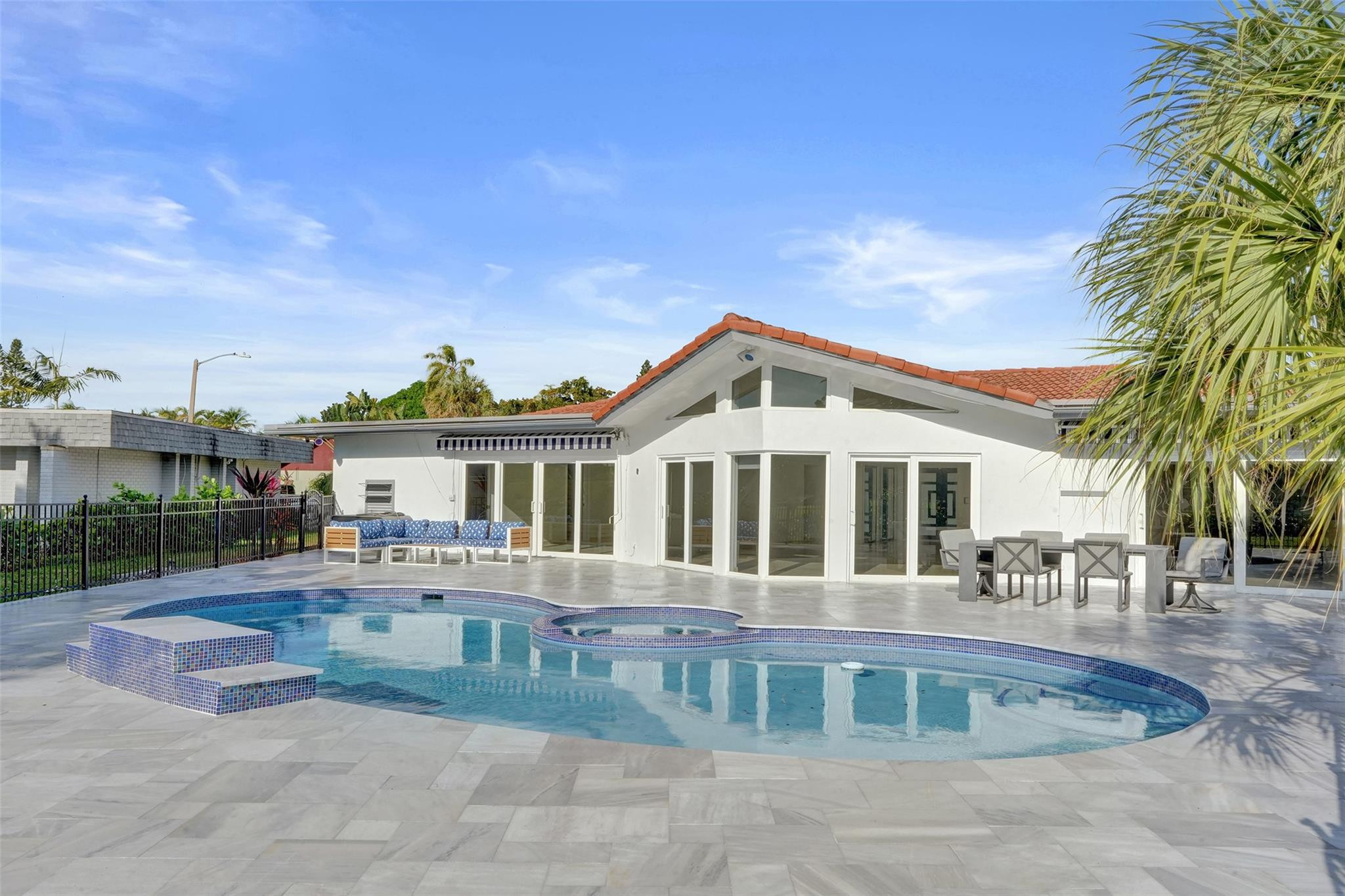 5903 Breadfruit Cir