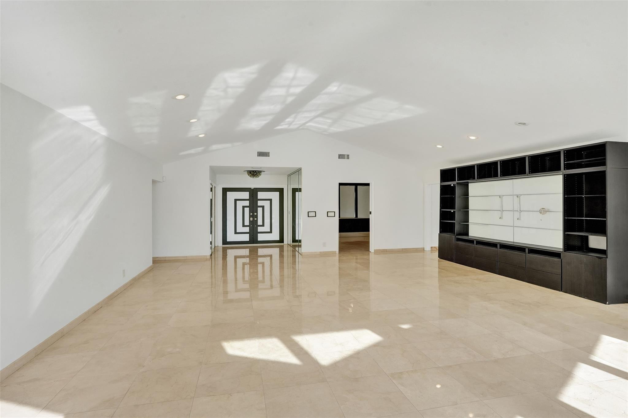 5903 Breadfruit Cir
