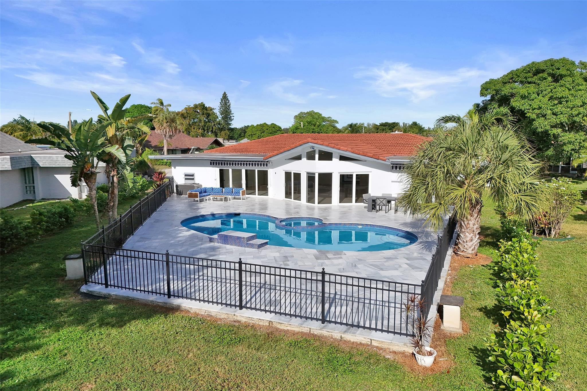 5903 Breadfruit Cir