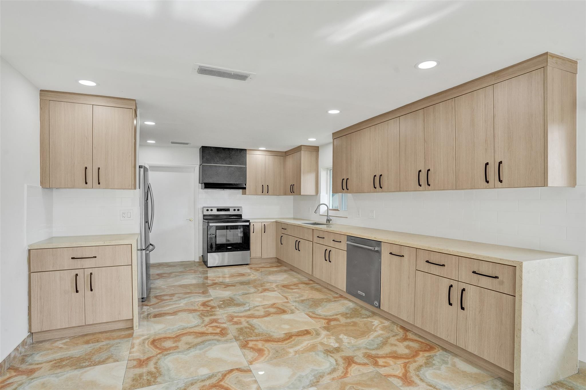 5903 Breadfruit Cir